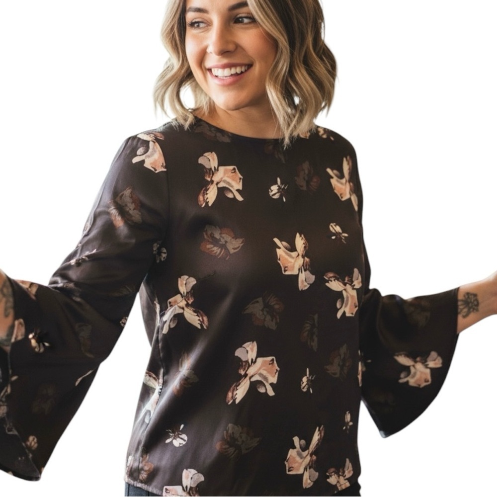 Banana Republic Satin Floral Bell Sleeve Blouse NWOT M